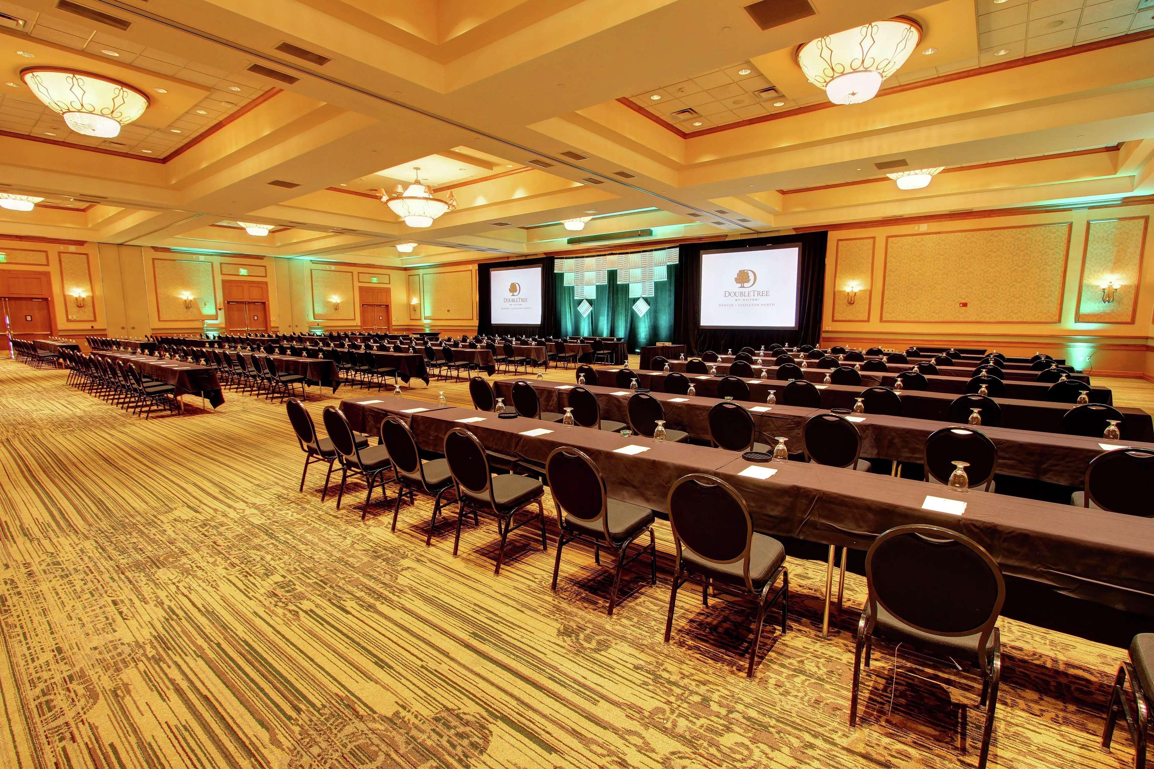 Doubletree By Hilton Denver Central Park Экстерьер фото